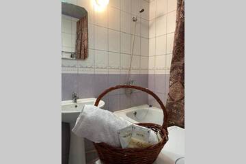 Фото номера Апартаменты с 1 спальней Апартаменты Nice 2 room apartment in the center of Aktau г. Актау 11